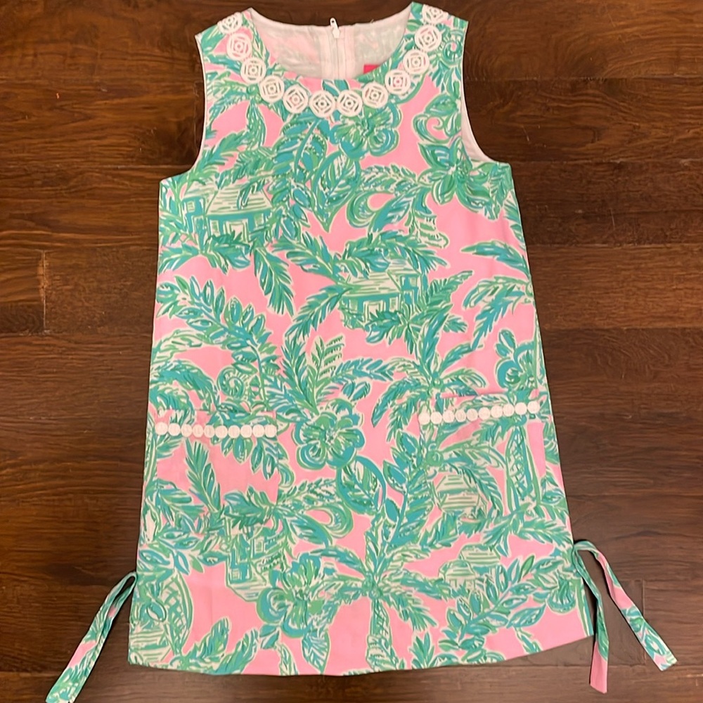Lilly Pulitzer Girls Classic Shift Dress 
Size 7